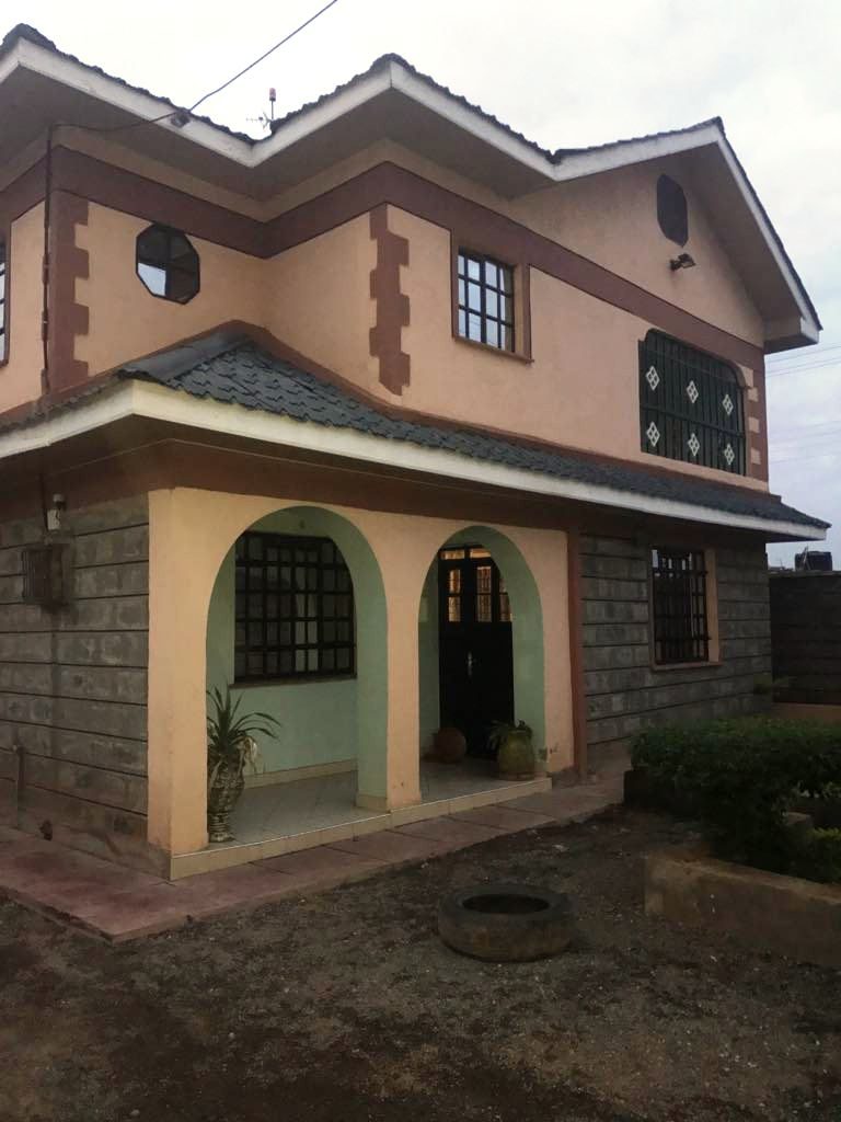 Dofra Solutions is selling a well built maisonette at Ruiru bypass. The house is self contained and it has a title deed. The selling price is ksh 14m. For details call 0720658764; 